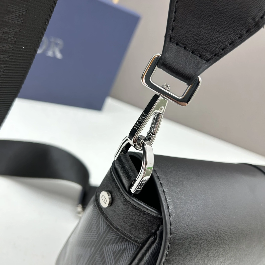Efficient 2165 Christian Dior AAA Man Messenger Bags