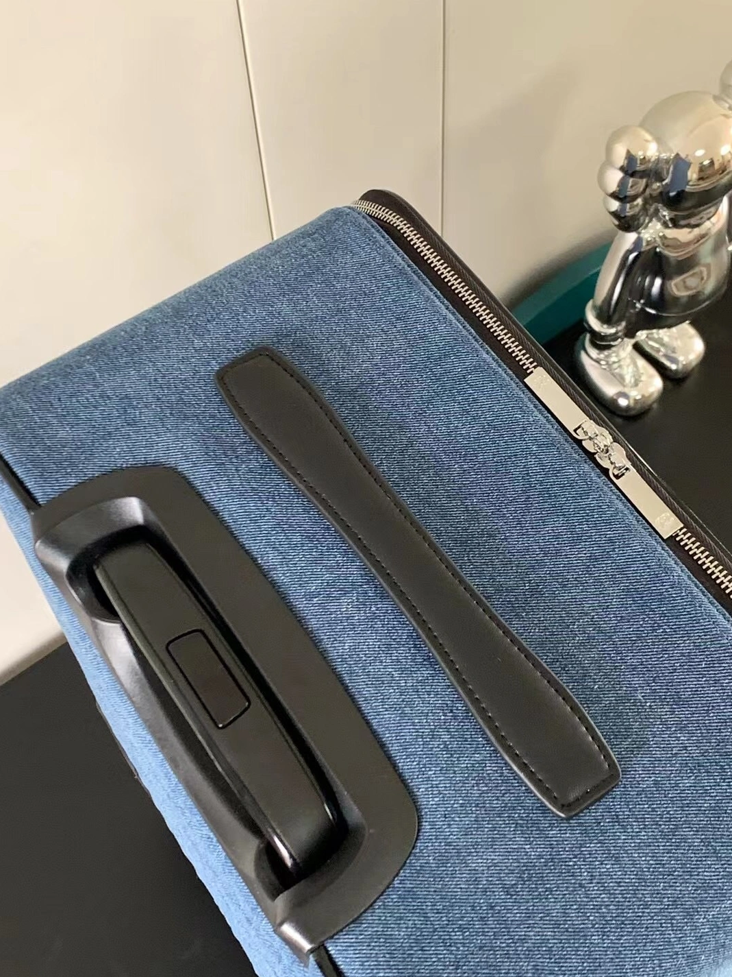 Efficient 2215 Chanel Luggage Upright For Unisex