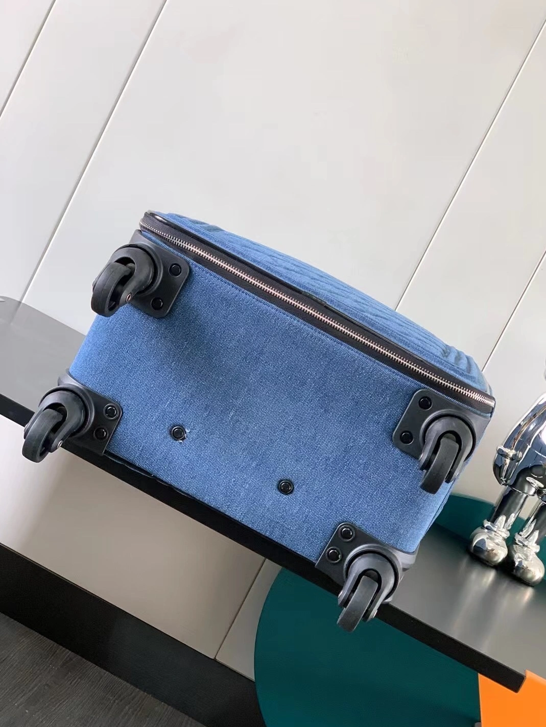 Efficient 2215 Chanel Luggage Upright For Unisex