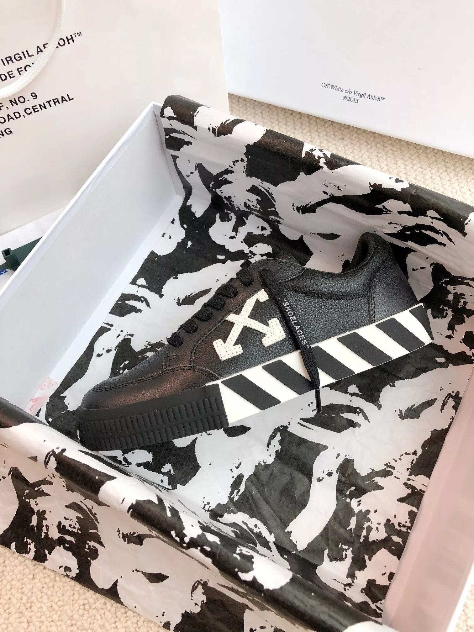 Efficient 2304 Off-White Casual Shoes For Men