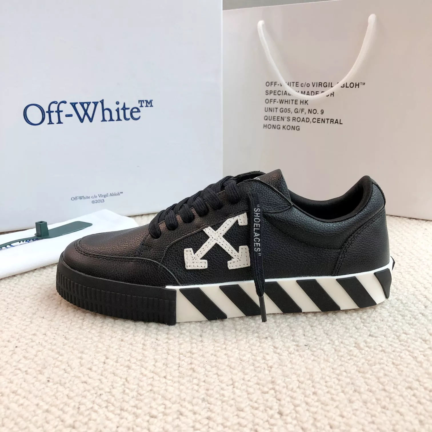 Efficient 2304 Off-White Casual Shoes For Men
