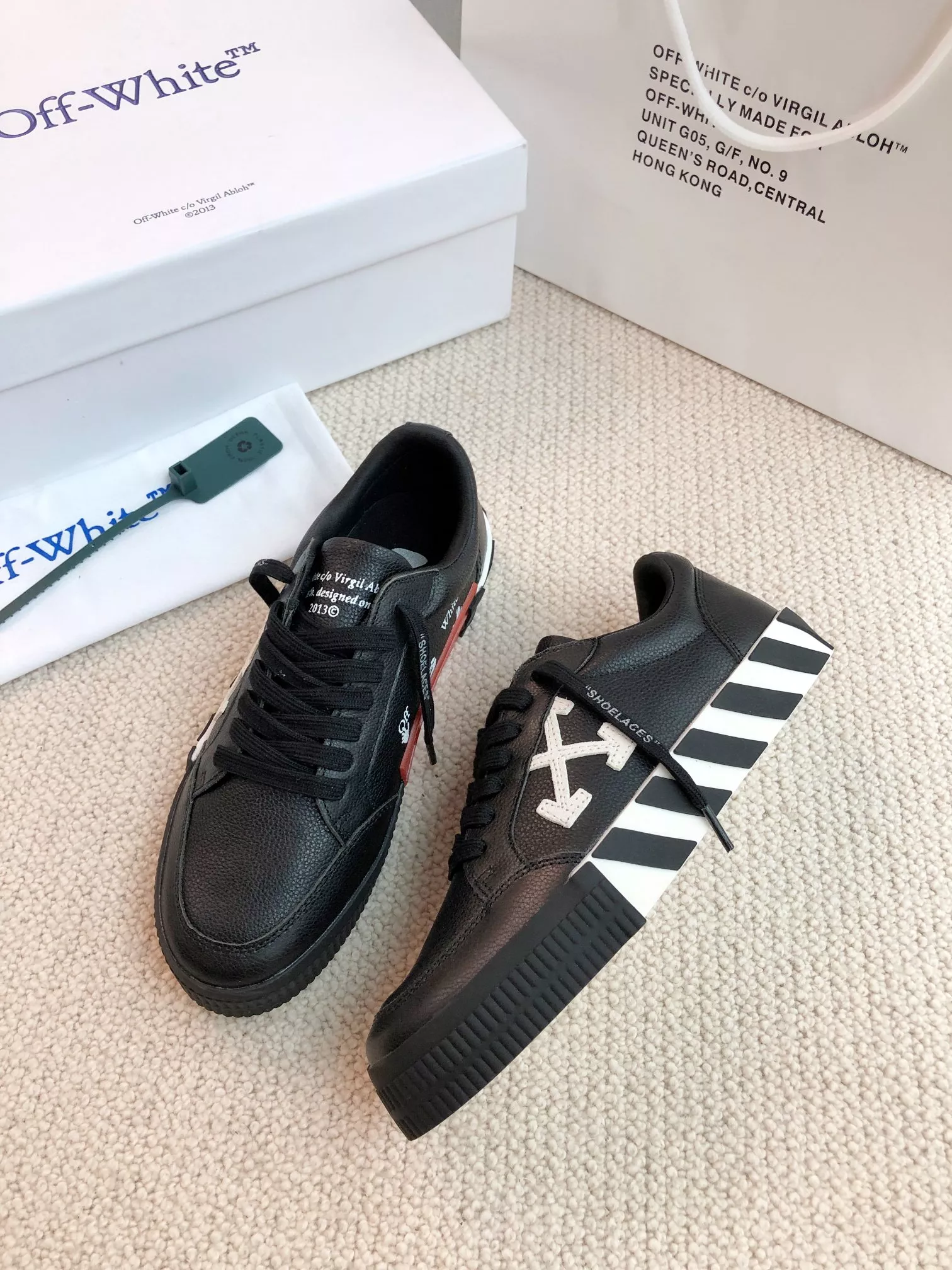 Efficient 2304 Off-White Casual Shoes For Men