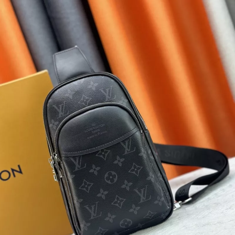 Efficient 2362 Louis Vuitton AAA Man Messenger Bags