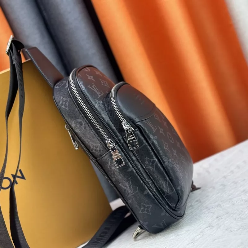 Efficient 2362 Louis Vuitton AAA Man Messenger Bags