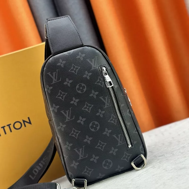 Efficient 2362 Louis Vuitton AAA Man Messenger Bags