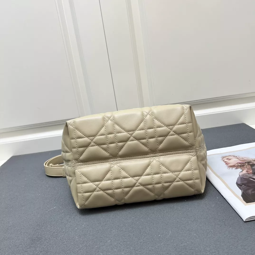 Efficient 2661 Christian Dior AAA Quality Handbags For Women