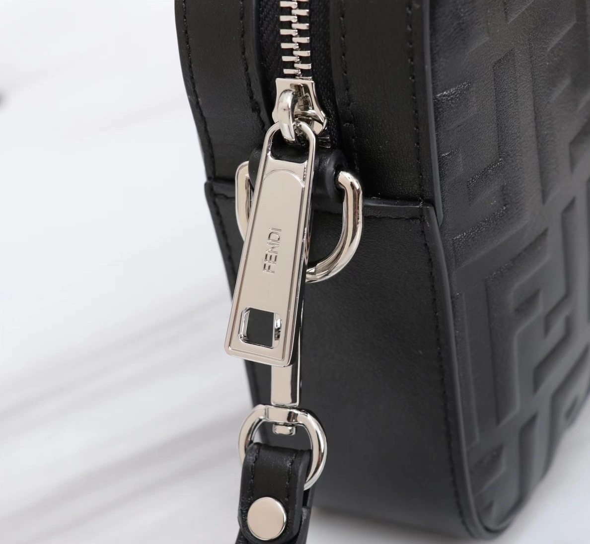 Efficient 2759 Fendi AAA Man Messenger Bags
