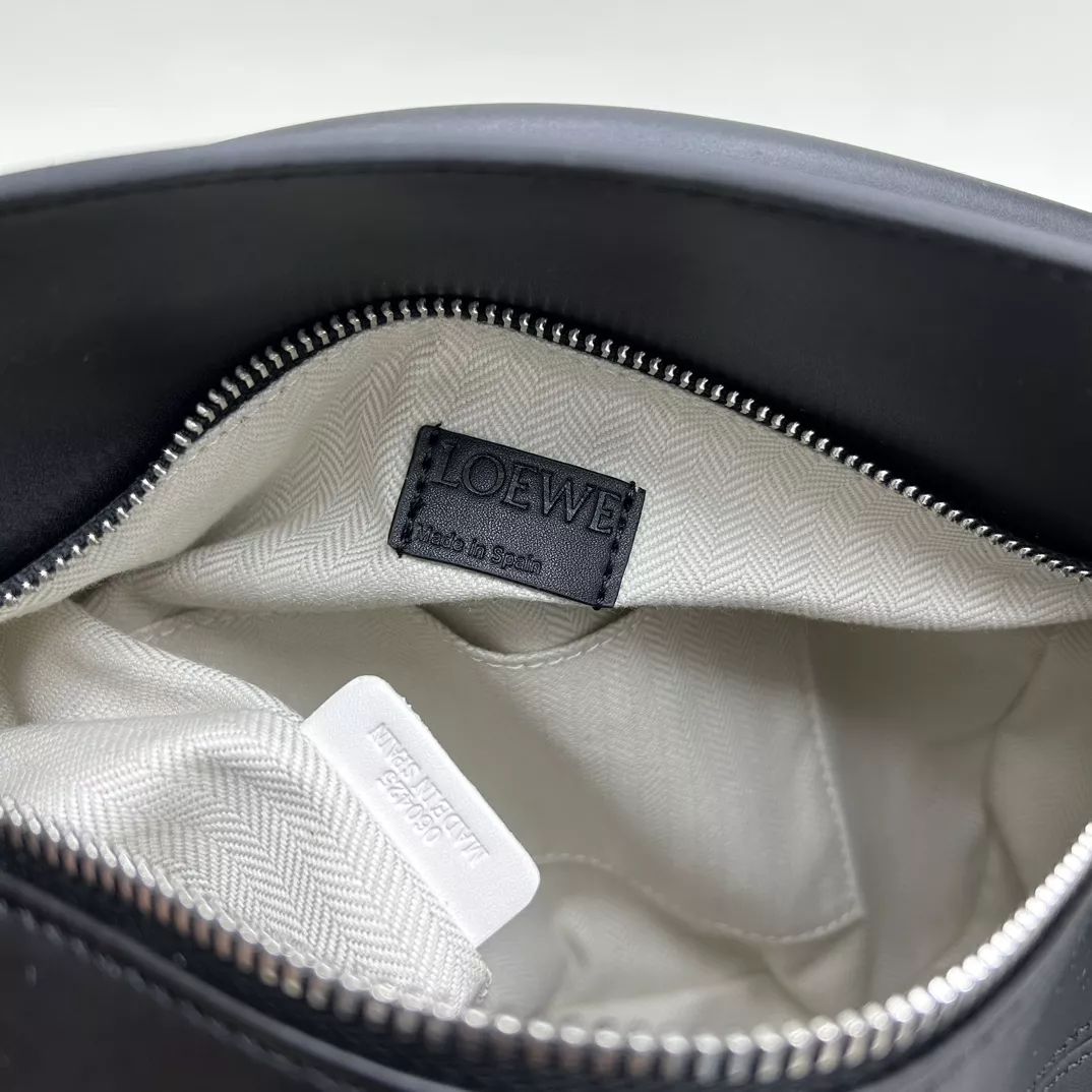Efficient 3056 LOEWE AAA Quality Messenger Bags For Women