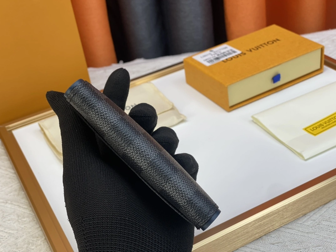 Efficient 3294 Louis Vuitton LV Card Case For Unisex