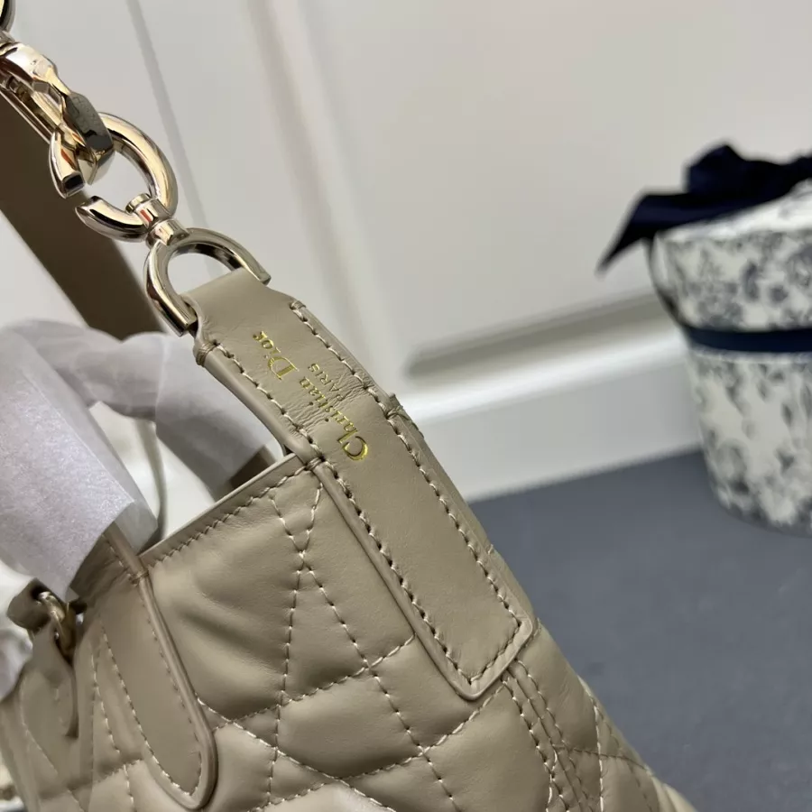 Efficient 3352 Christian Dior AAA Quality Handbags For Women