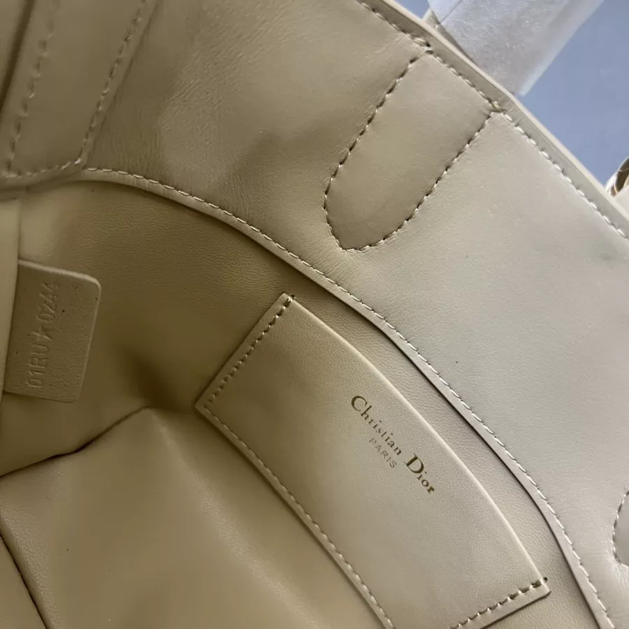 Efficient 3352 Christian Dior AAA Quality Handbags For Women
