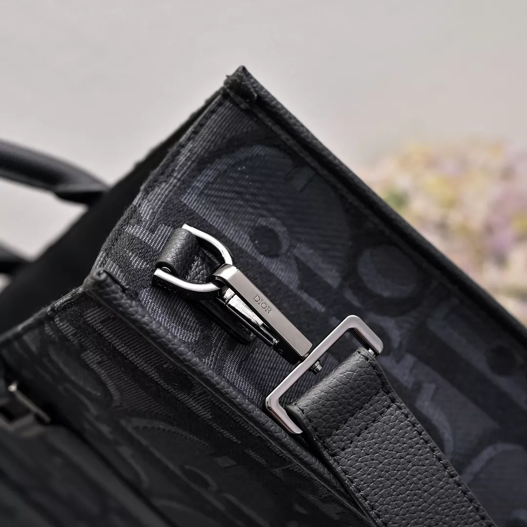 Efficient 372 Christian Dior AAA Man Handbags