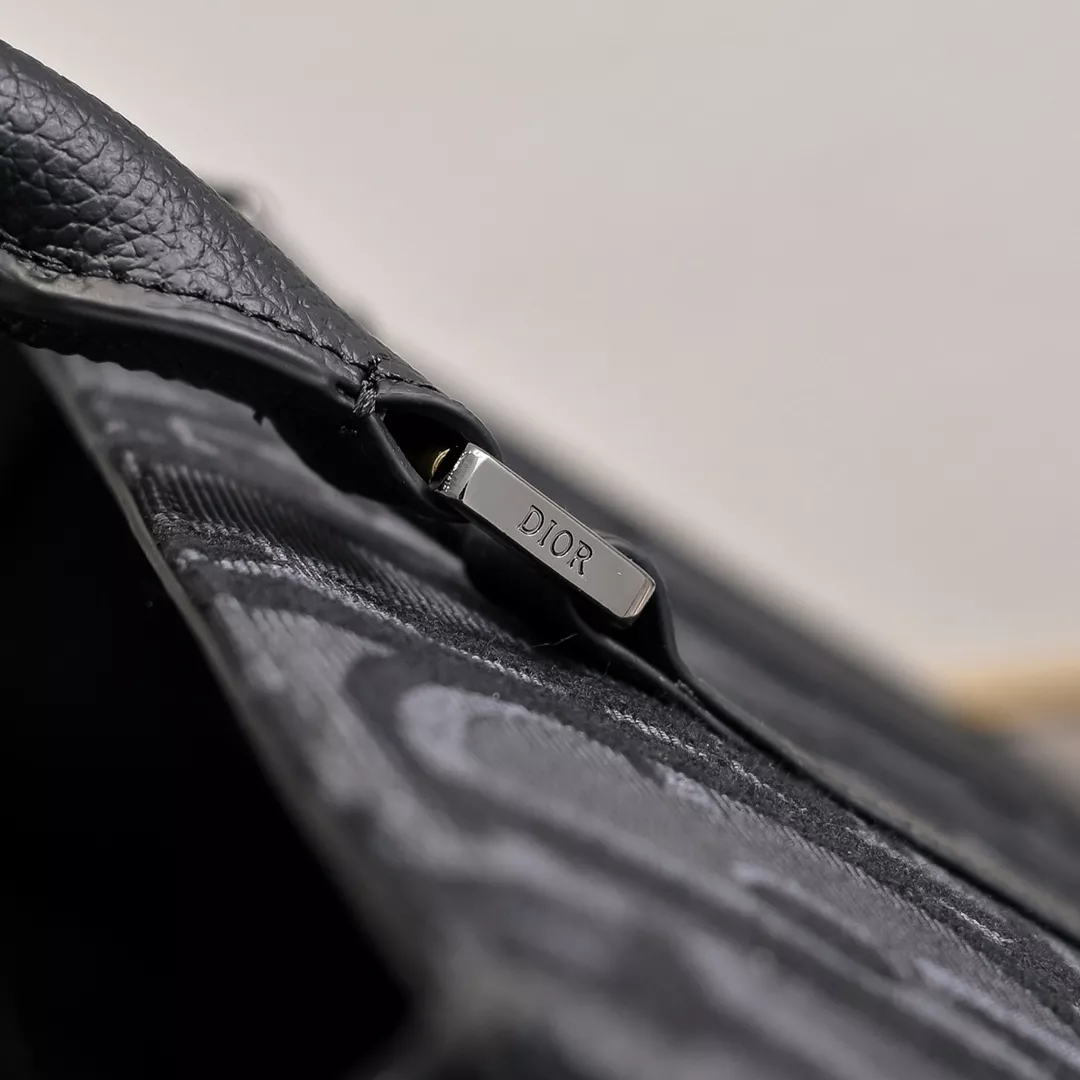 Efficient 372 Christian Dior AAA Man Handbags