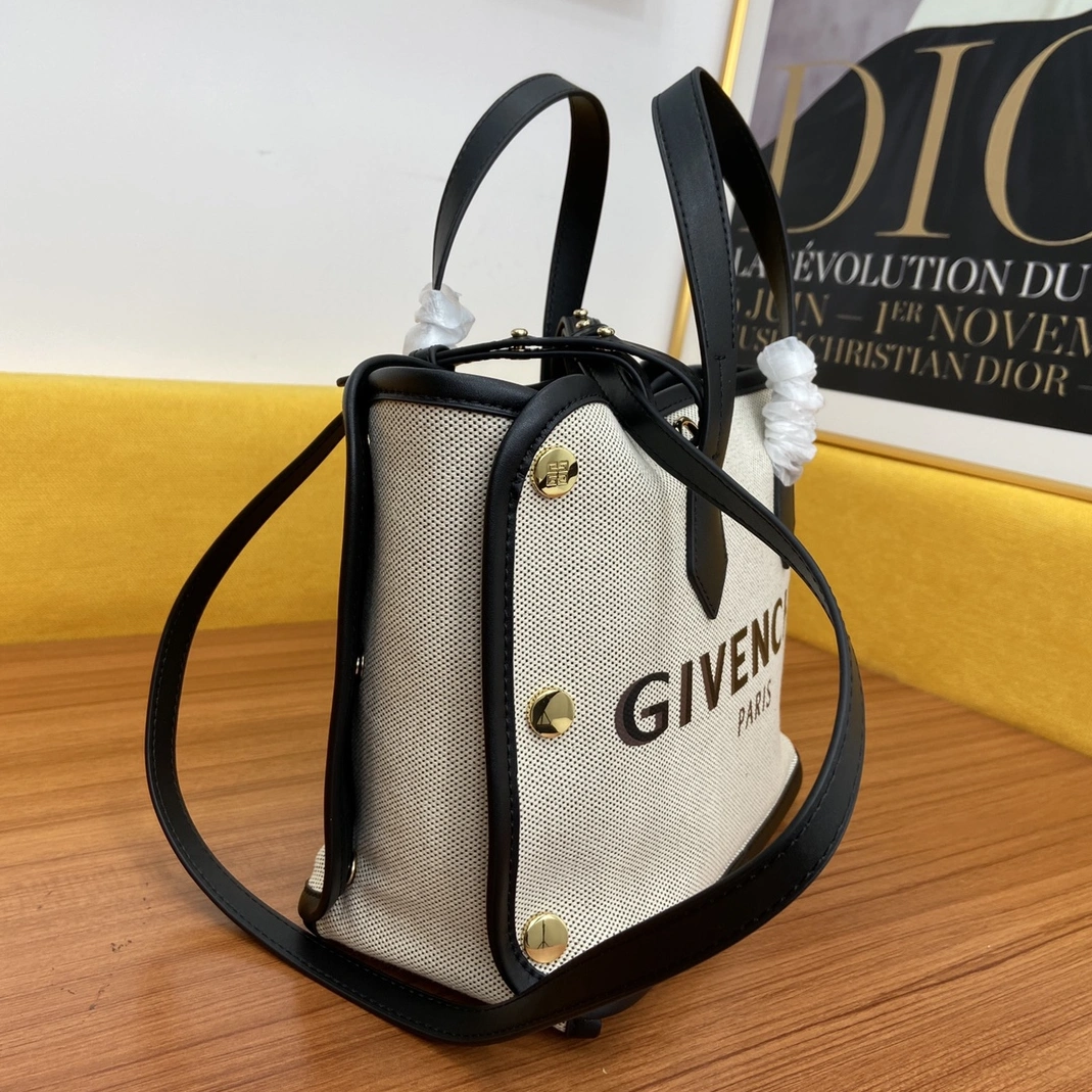 Efficient 3817 Givenchy AAA Quality Handbags For Women