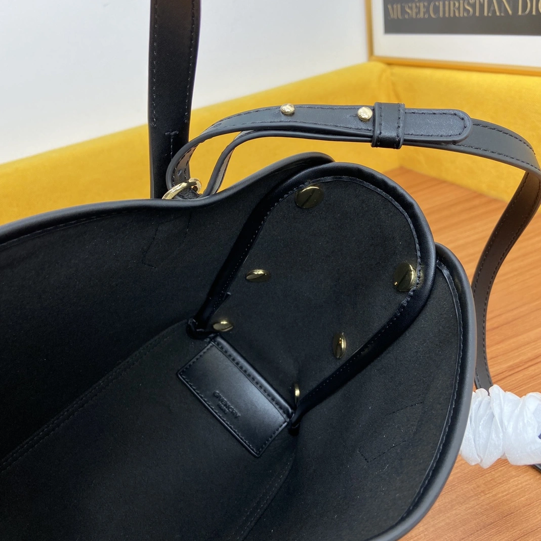 Efficient 3817 Givenchy AAA Quality Handbags For Women