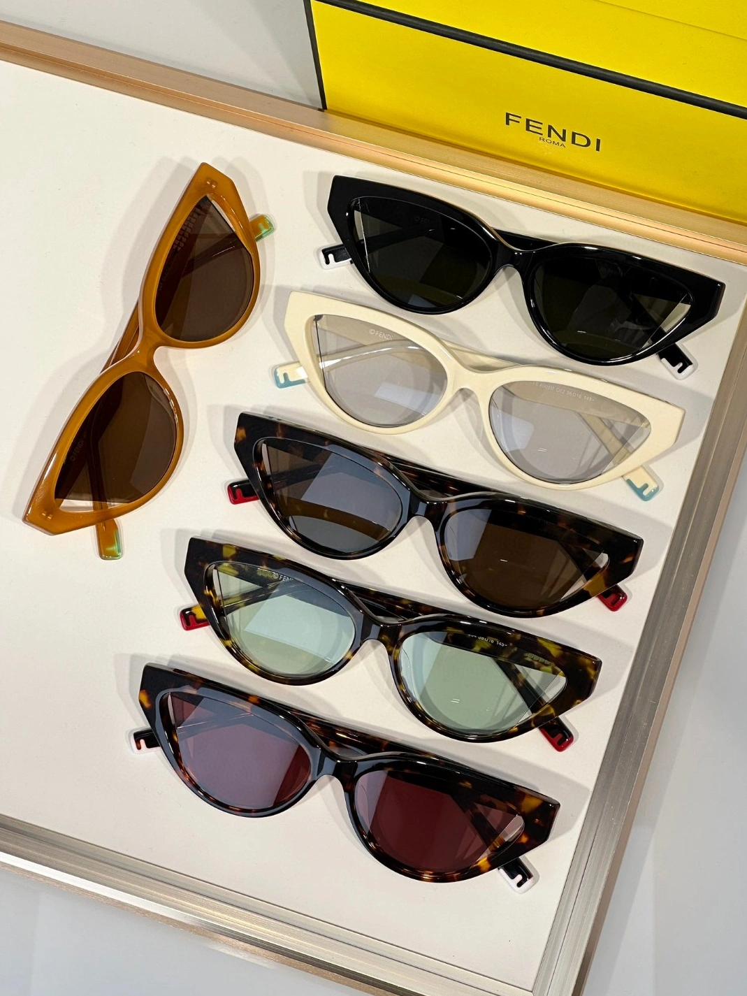 Efficient 3822 Fendi AAA Quality Sunglasses
