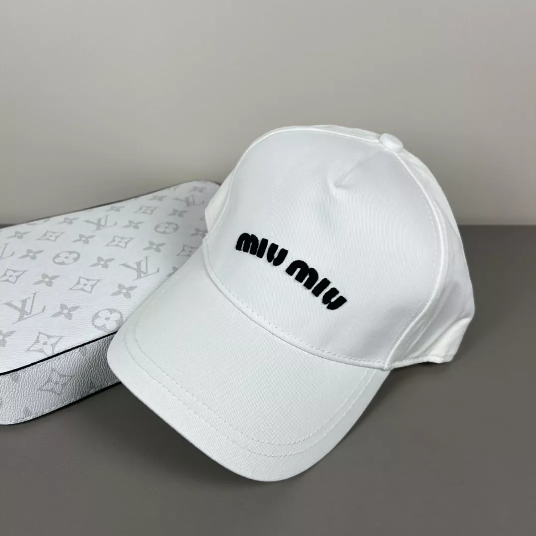 Efficient 398 MIU MIU Caps