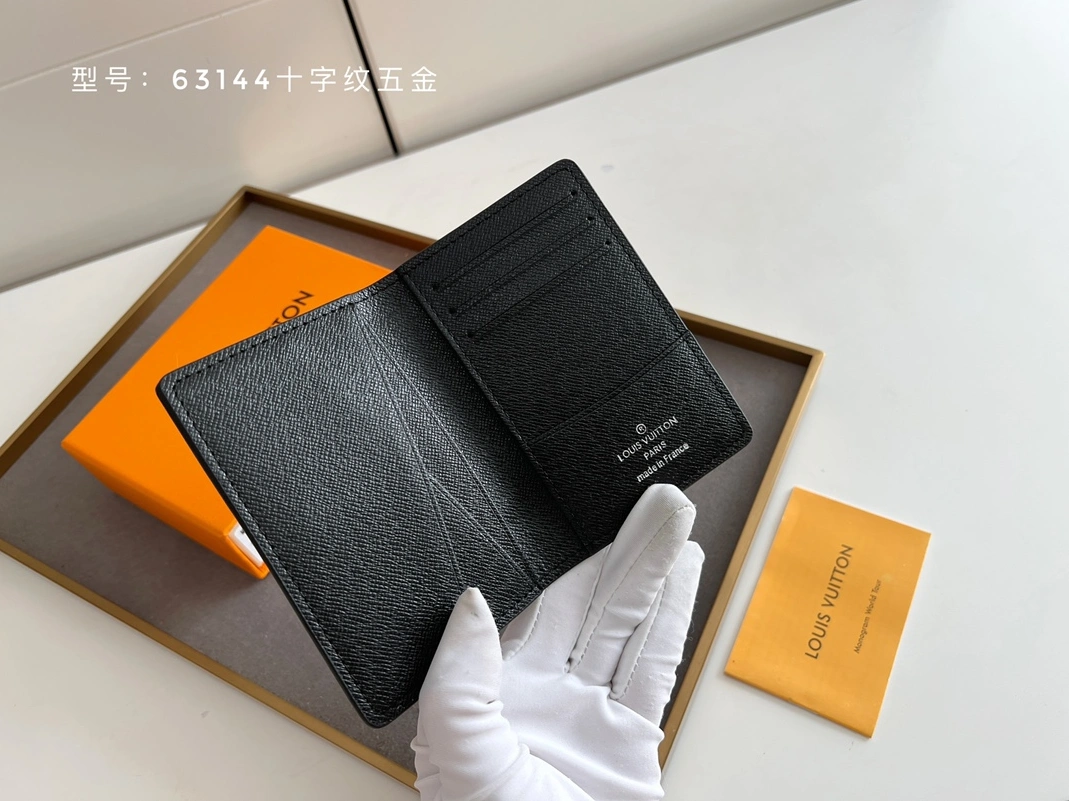 Efficient 3999 Louis Vuitton Card Case For Unisex