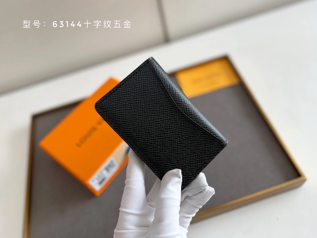 Efficient 3999 Louis Vuitton Card Case For Unisex