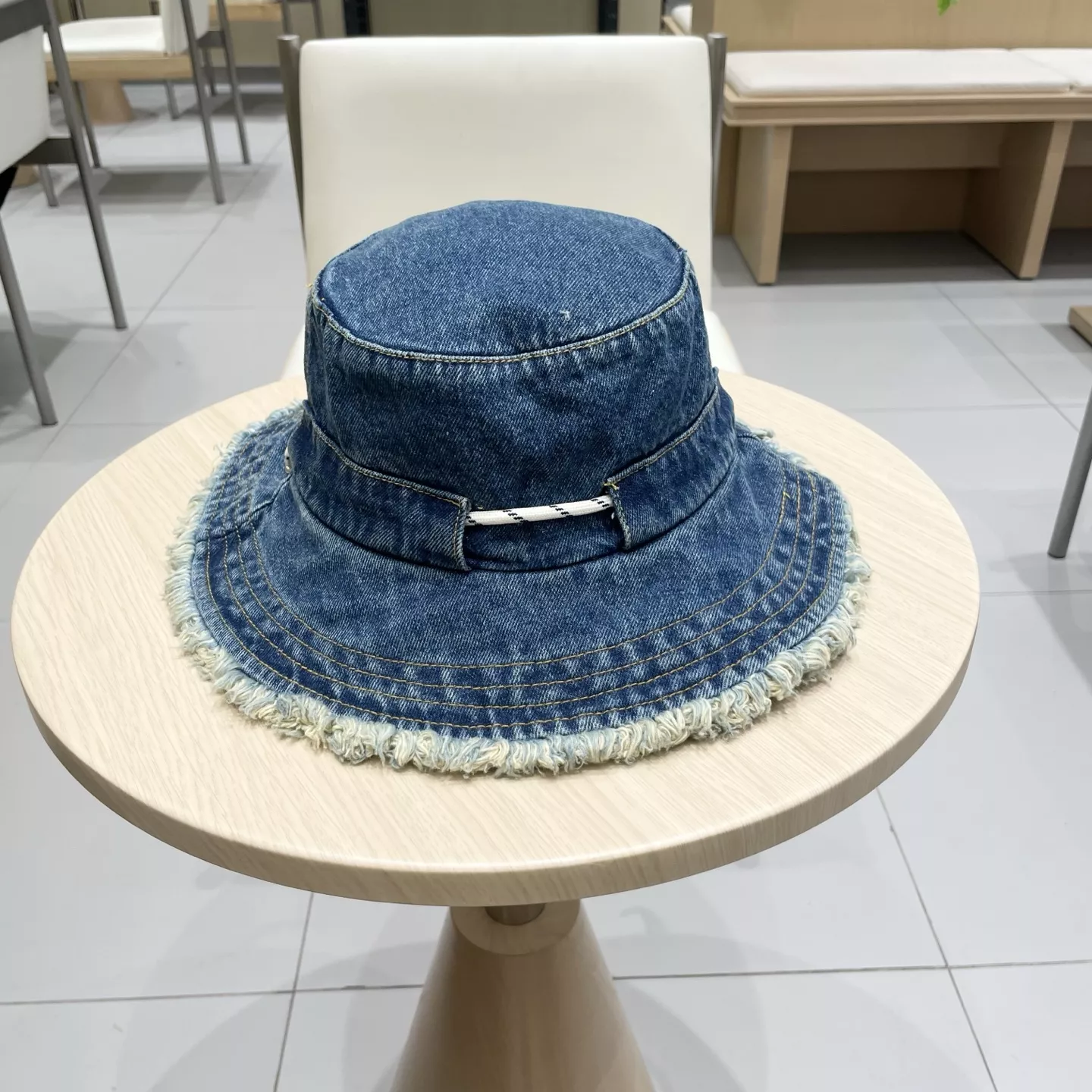 Efficient 4079 Prada Caps