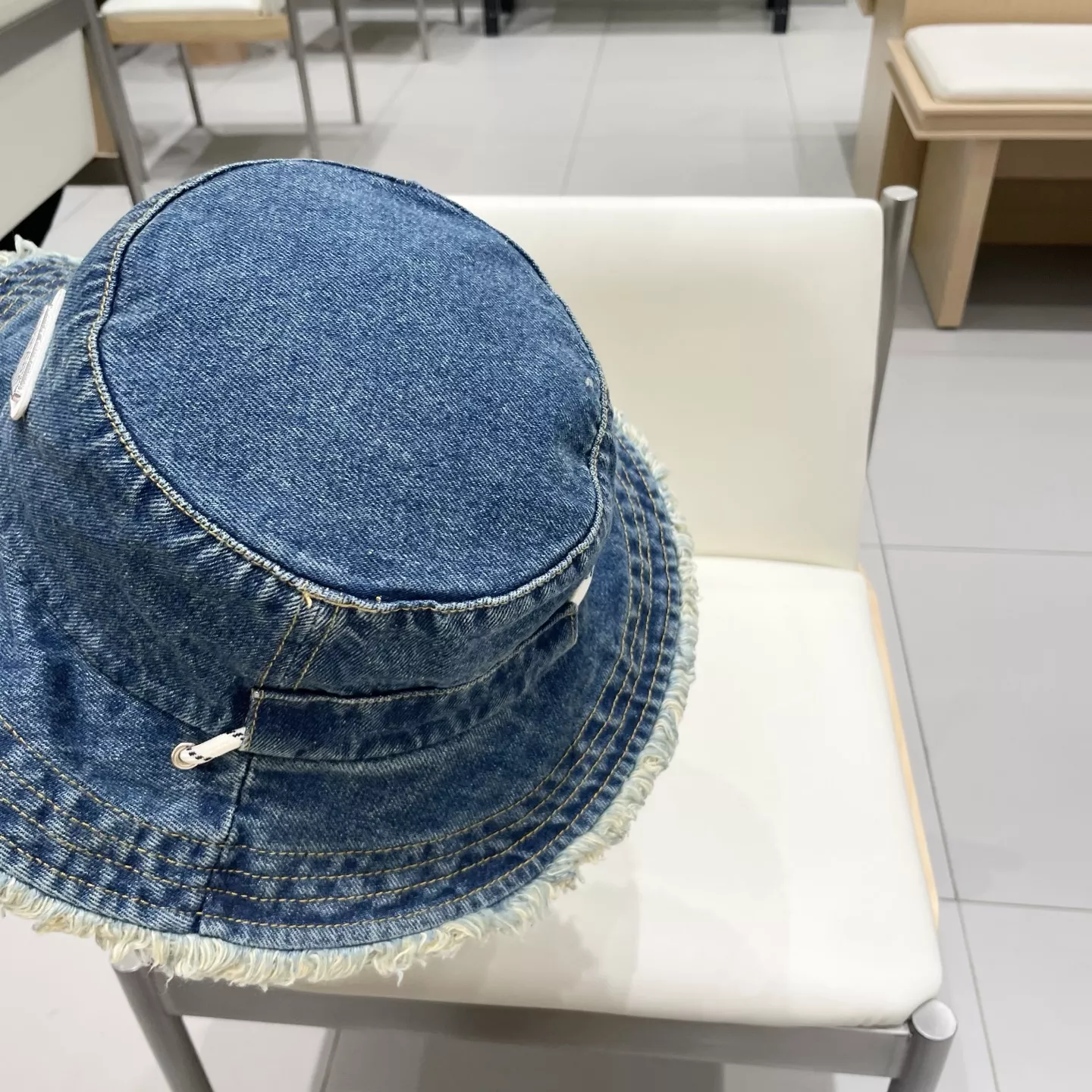 Efficient 4079 Prada Caps