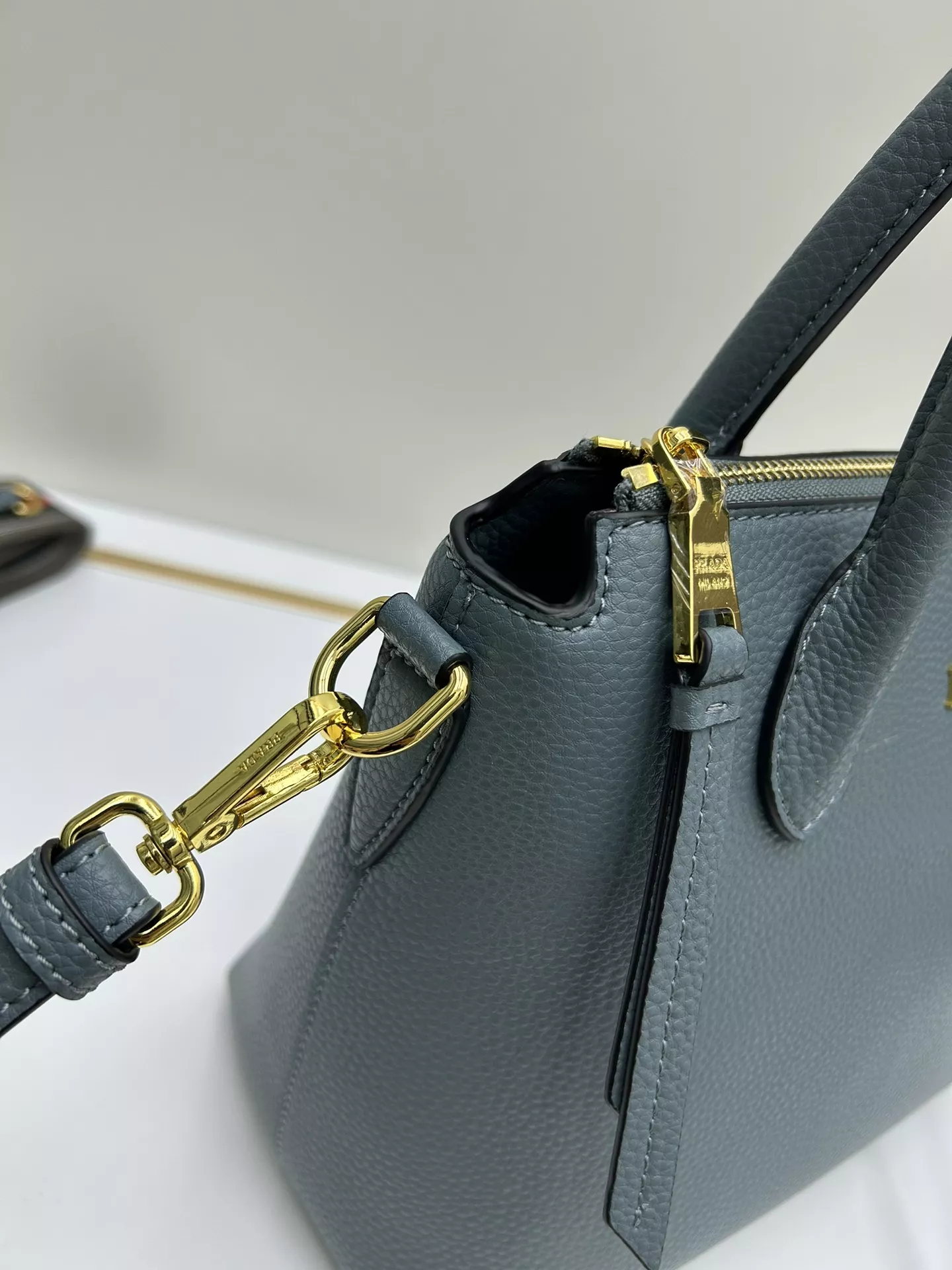 Efficient 4094 Prada AAA Quality Handbags For Women