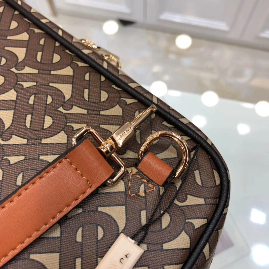 Efficient 4104 Burberry AAA Man Messenger Bags