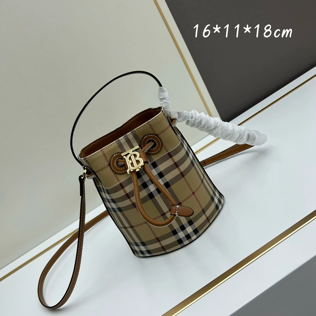Efficient 4232 Burberry AAA Quality Messenger Bags For Women