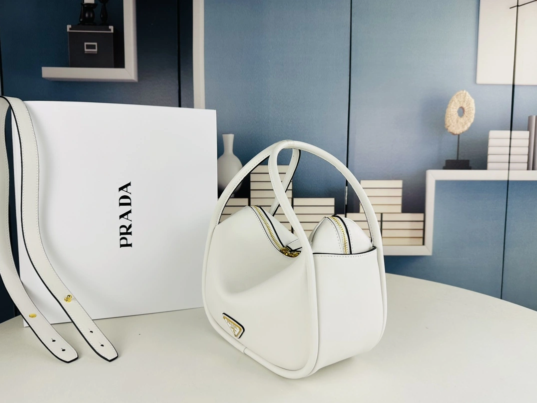 Efficient 4258 Prada AAA Quality Handbags