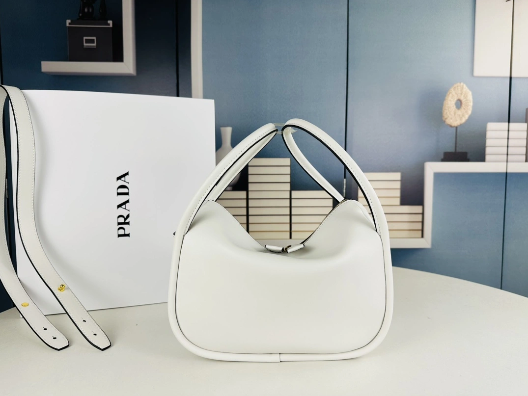 Efficient 4258 Prada AAA Quality Handbags