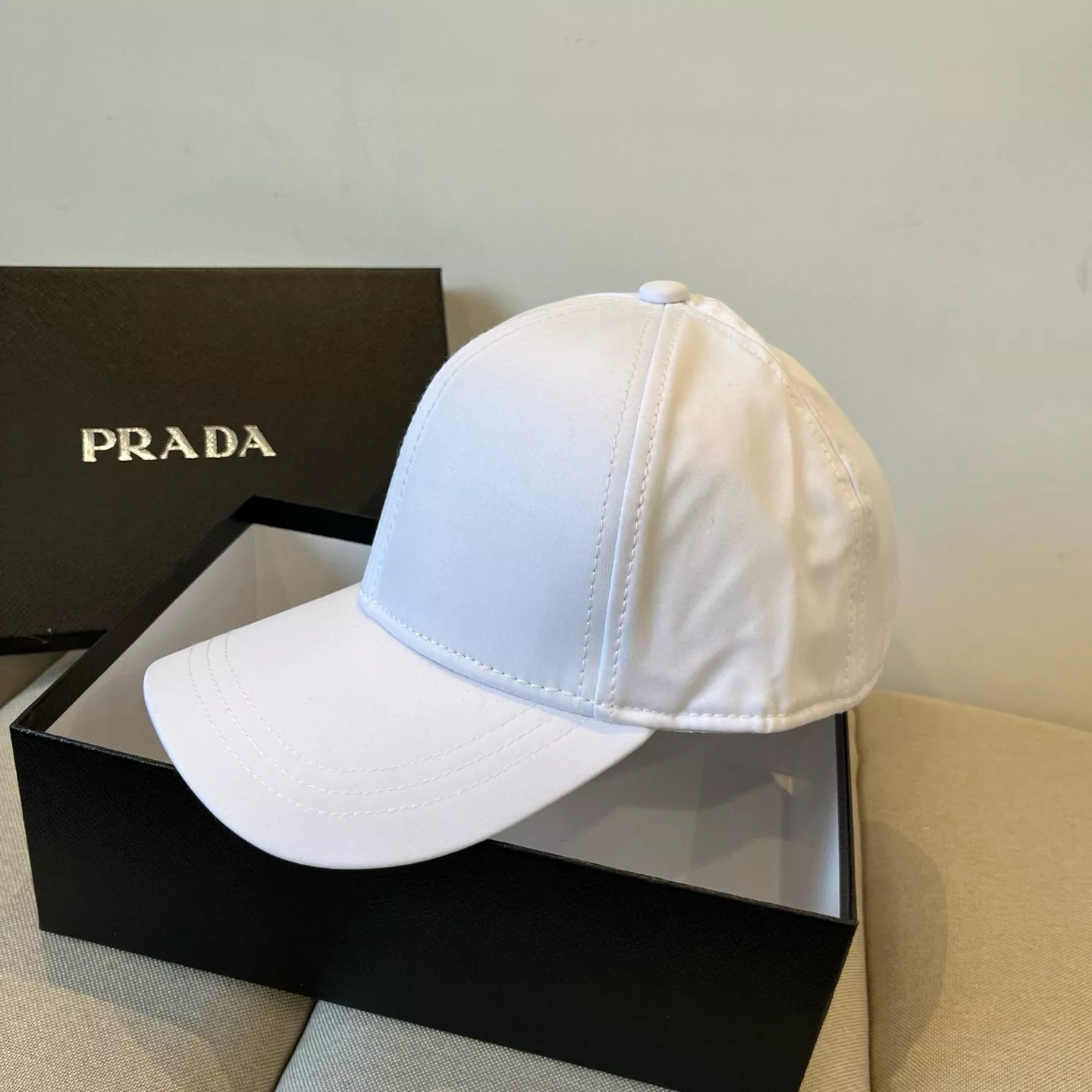 Efficient 4410 Prada Caps