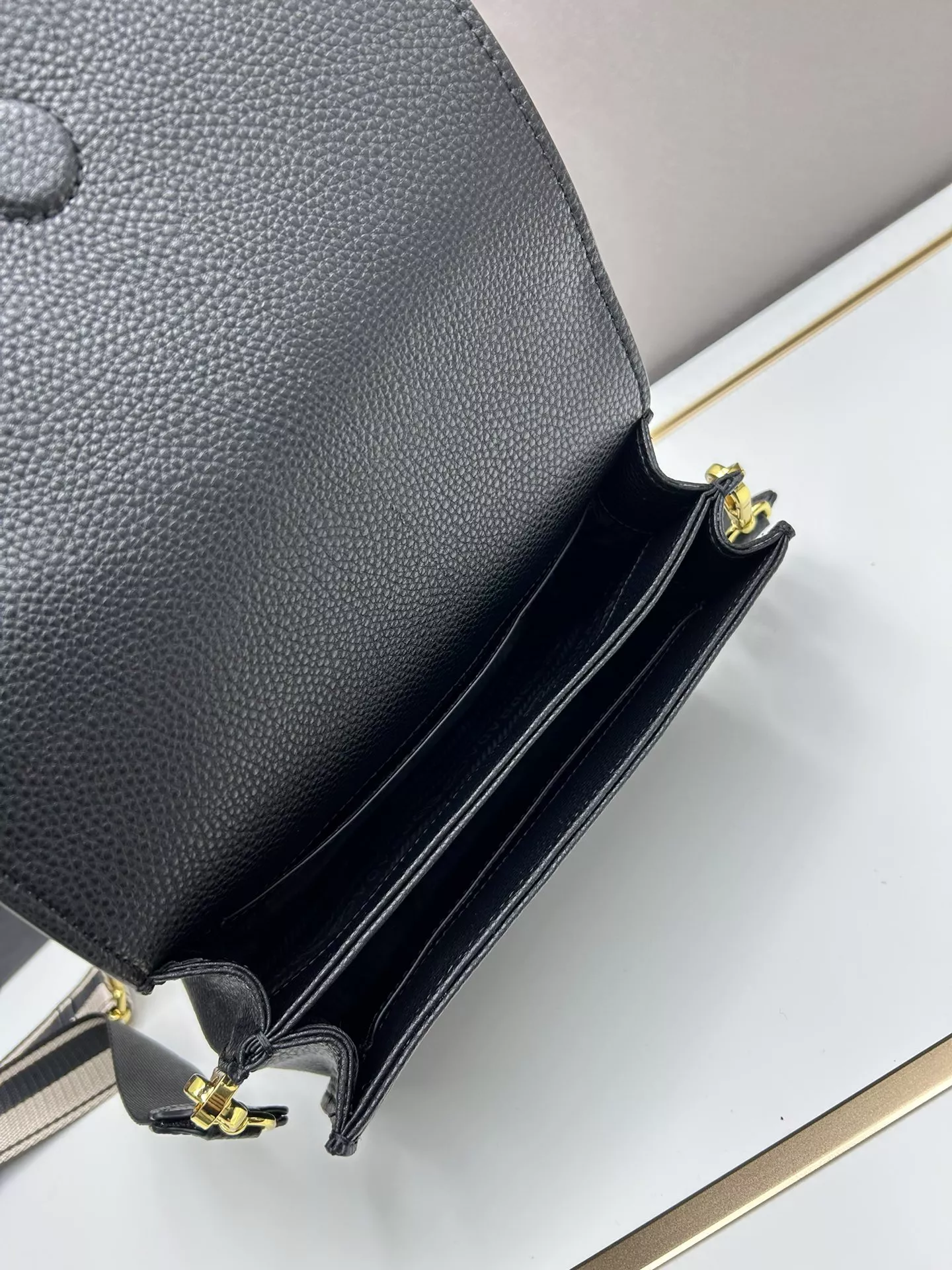 Efficient 4608 Prada AAA Quality Messenger Bags For Women