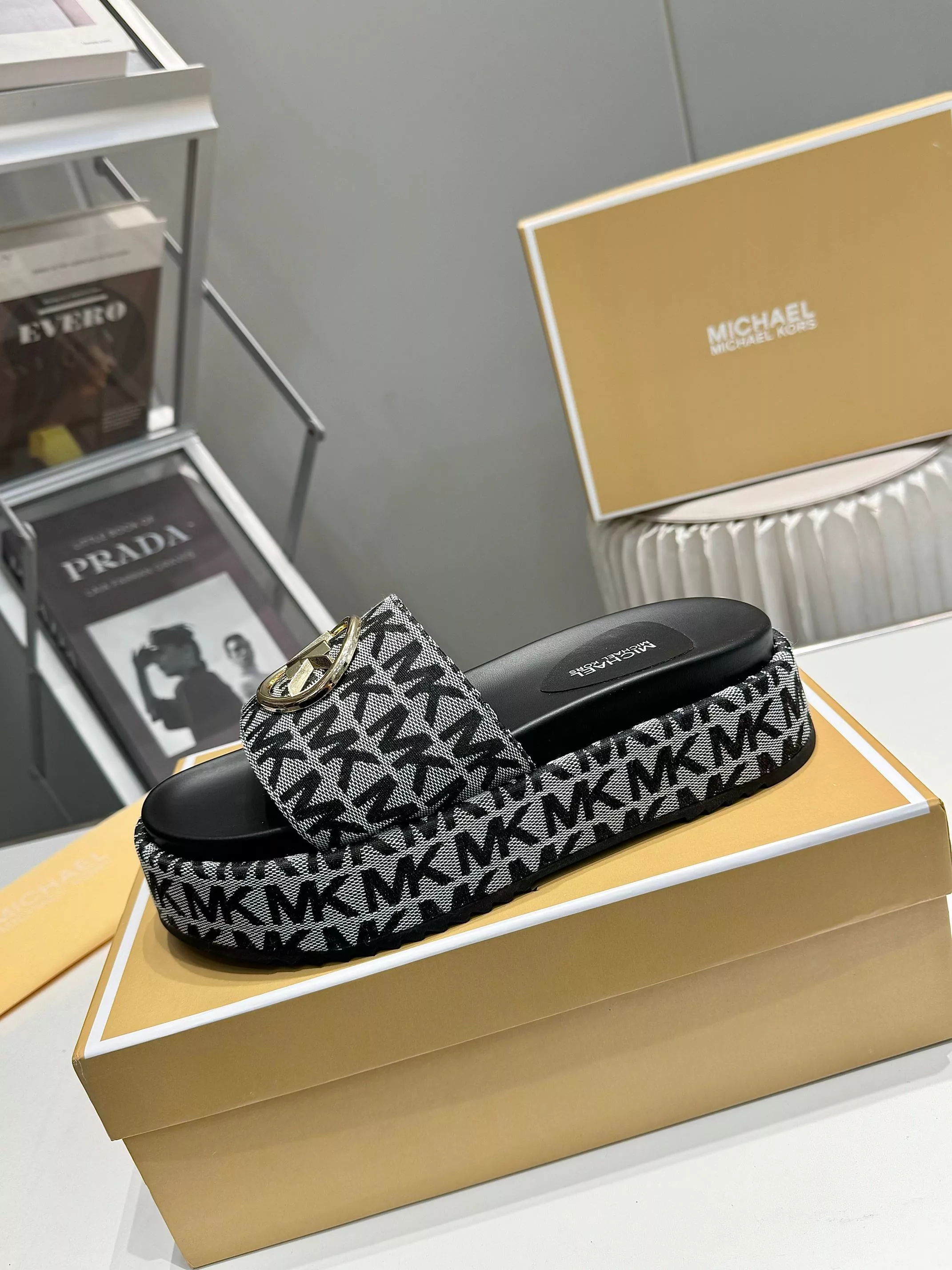Efficient 462 Michael Kors Slippers For Women