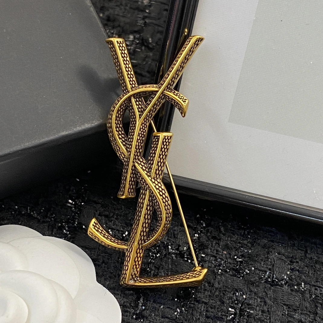 Efficient 4924 Yves Saint Laurent Brooches