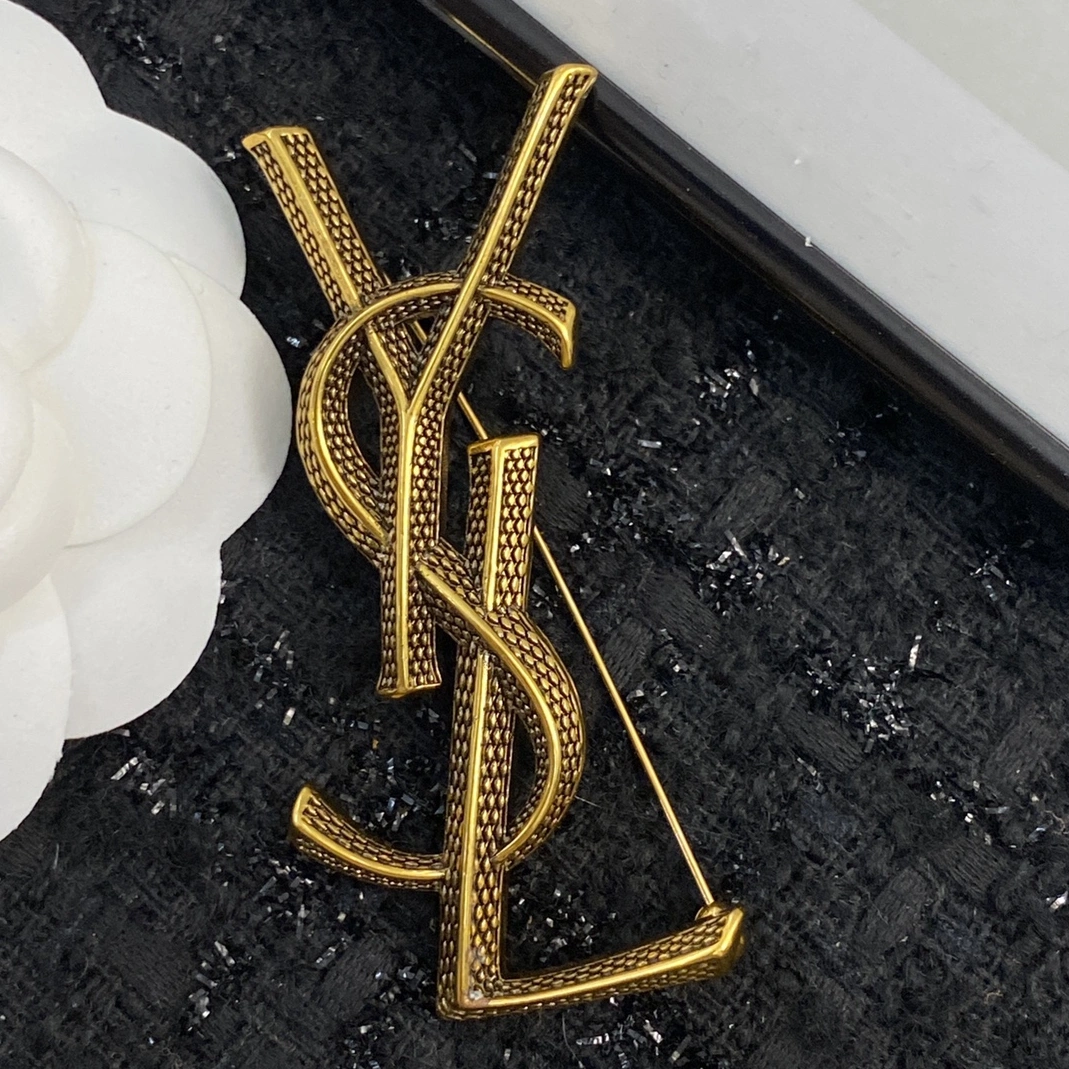 Efficient 4924 Yves Saint Laurent Brooches