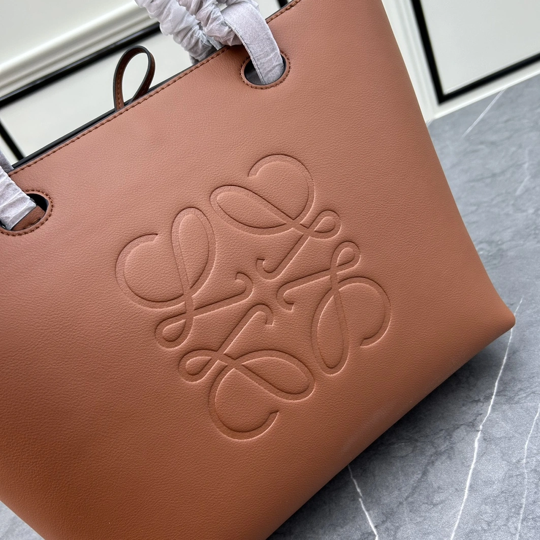 Efficient 5278 LOEWE AAA Quality Handbags For Women