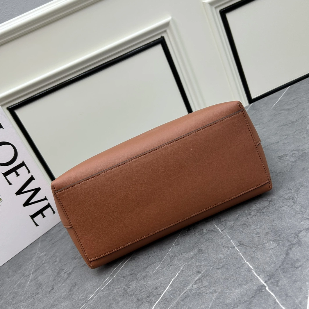 Efficient 5278 LOEWE AAA Quality Handbags For Women