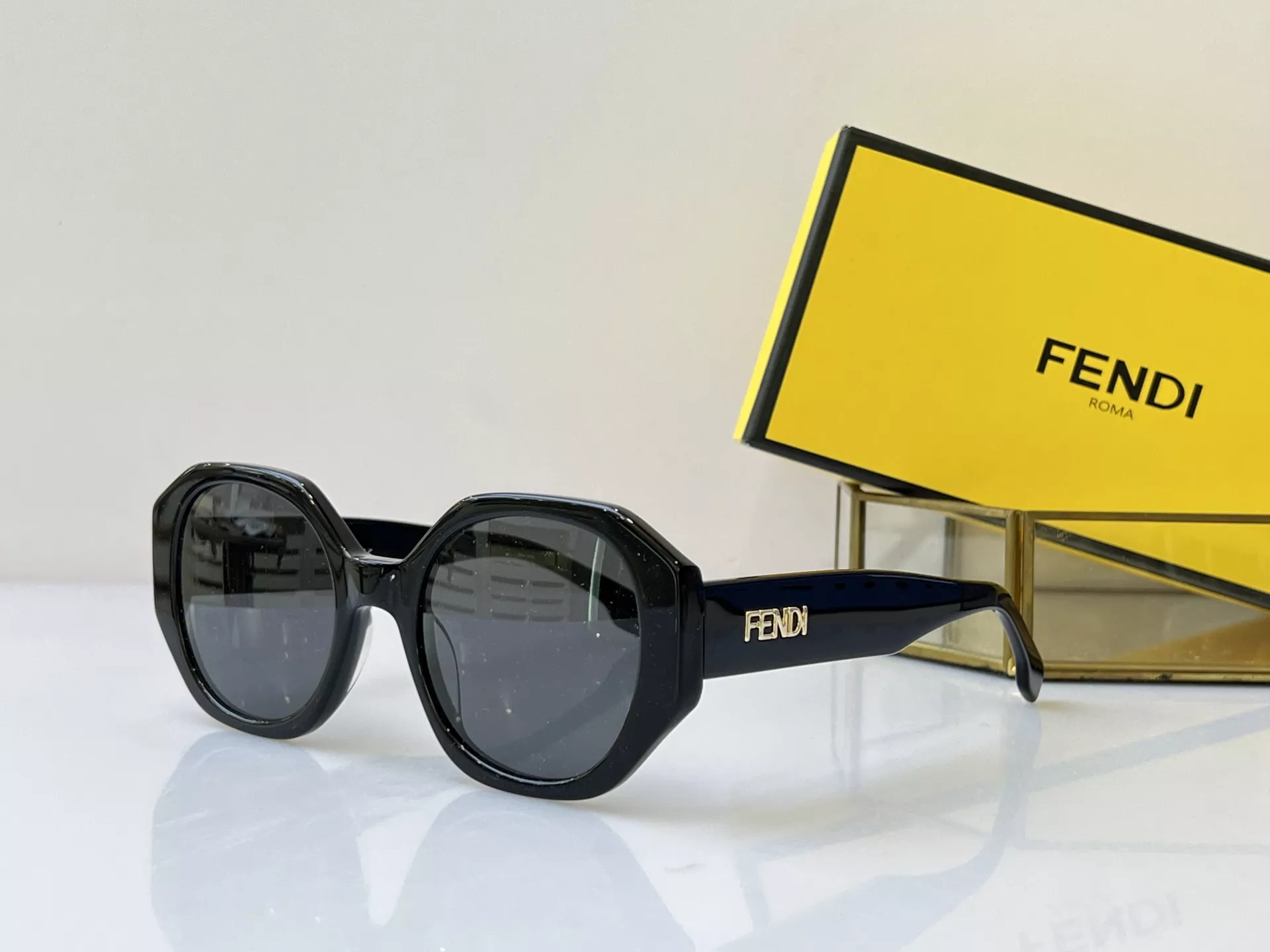 Efficient 533 Fendi AAA Quality Sunglasses