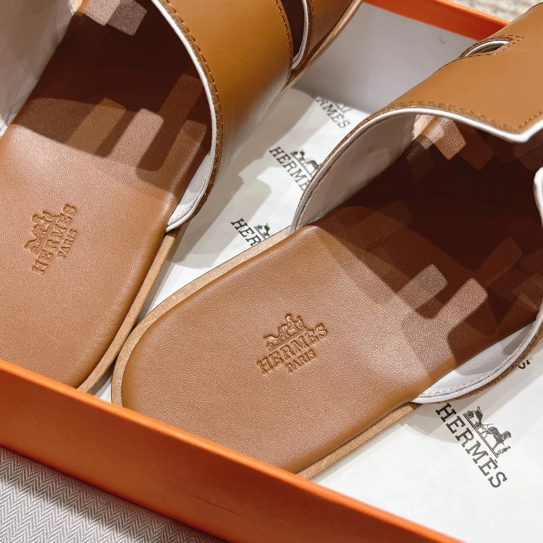 Efficient 535 Hermes Slippers For Men