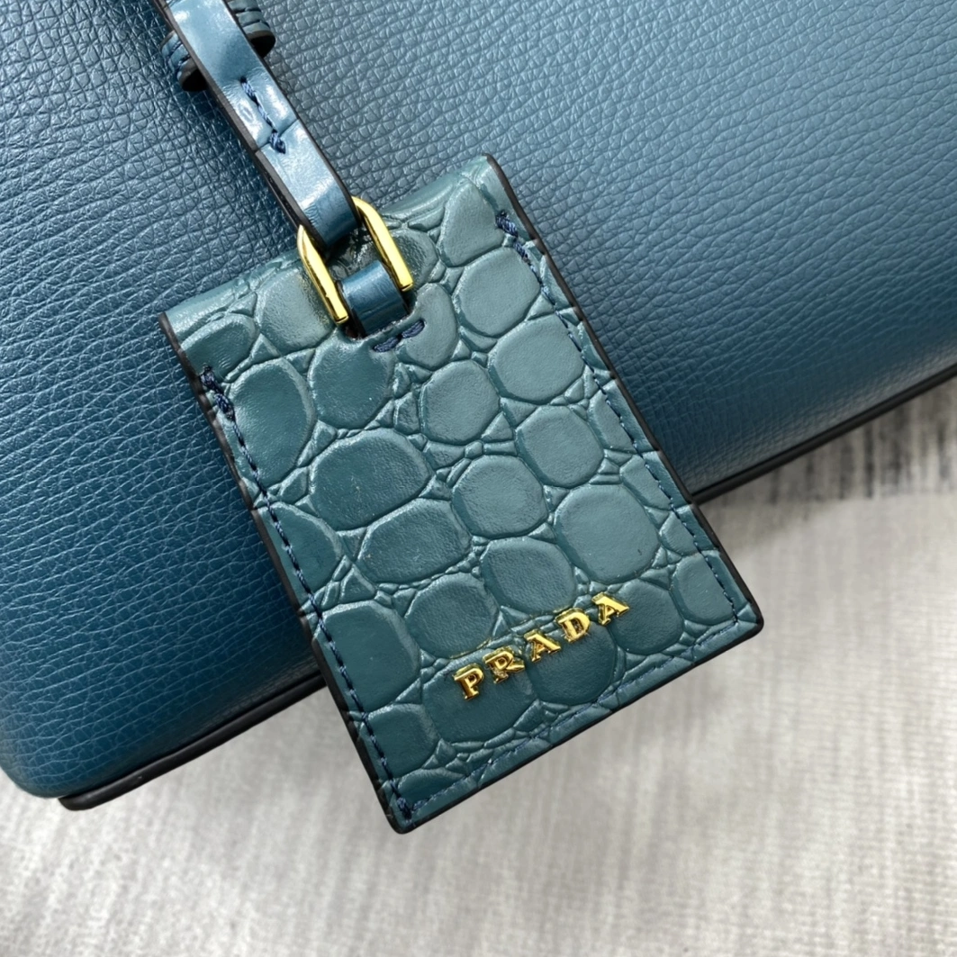 Efficient 5458 Prada AAA Quality Handbags For Women