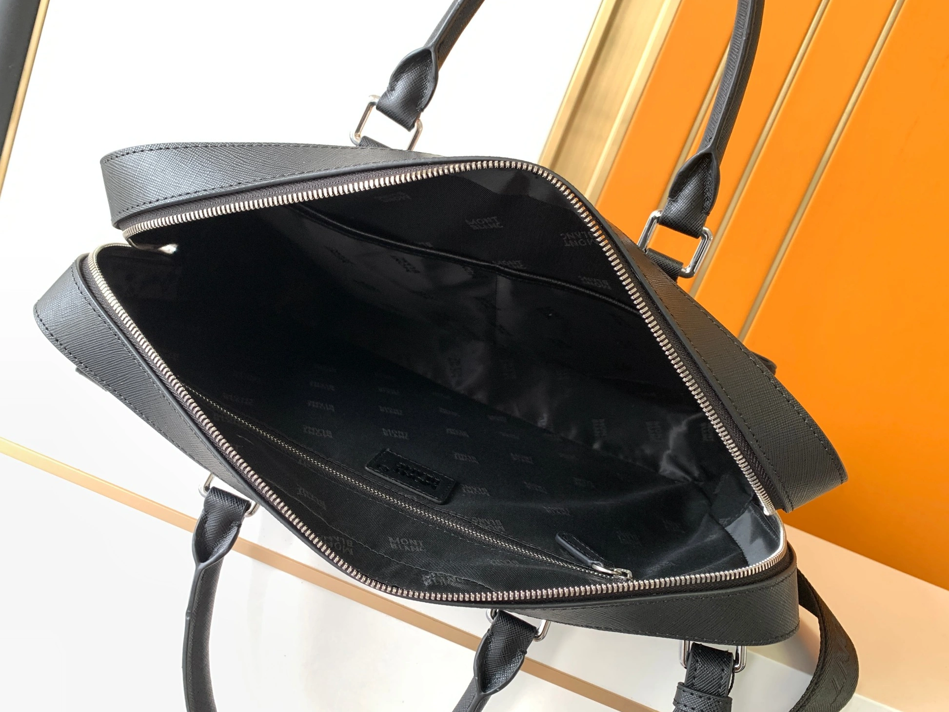 Efficient 5613 Mont Blanc AAA Man Handbags