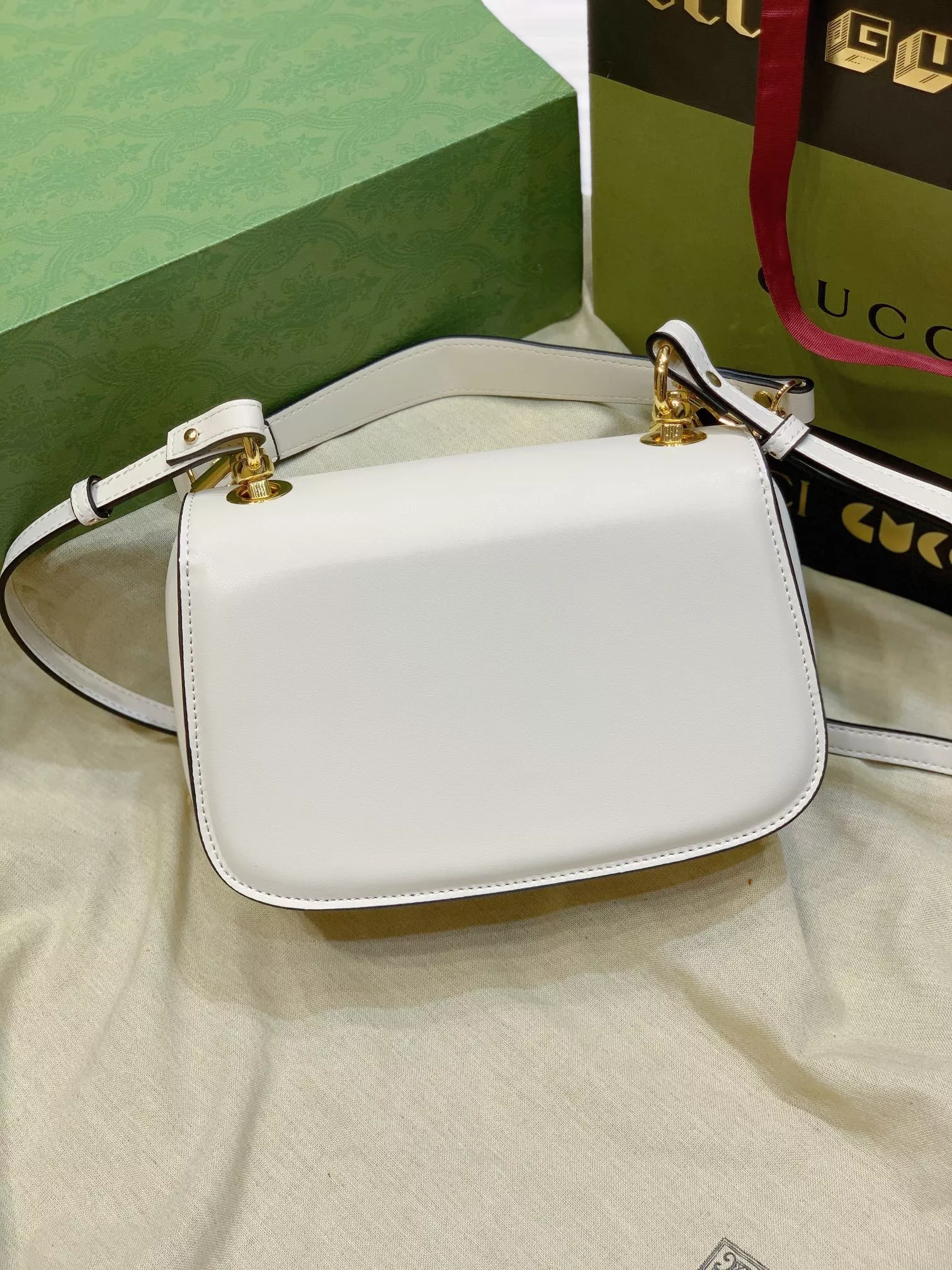 Efficient 5741 Gucci AAA Quality Messenger Bags For Women