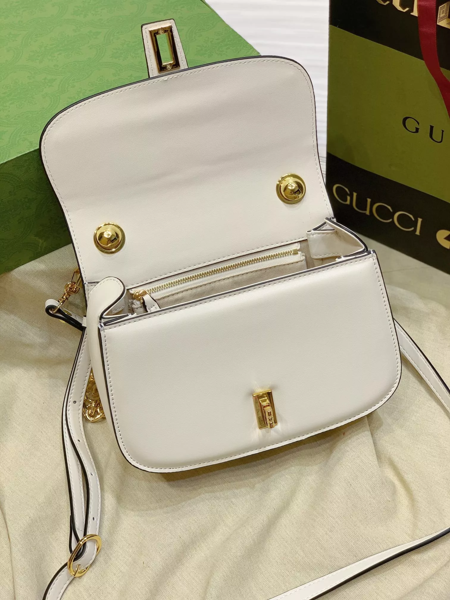 Efficient 5741 Gucci AAA Quality Messenger Bags For Women