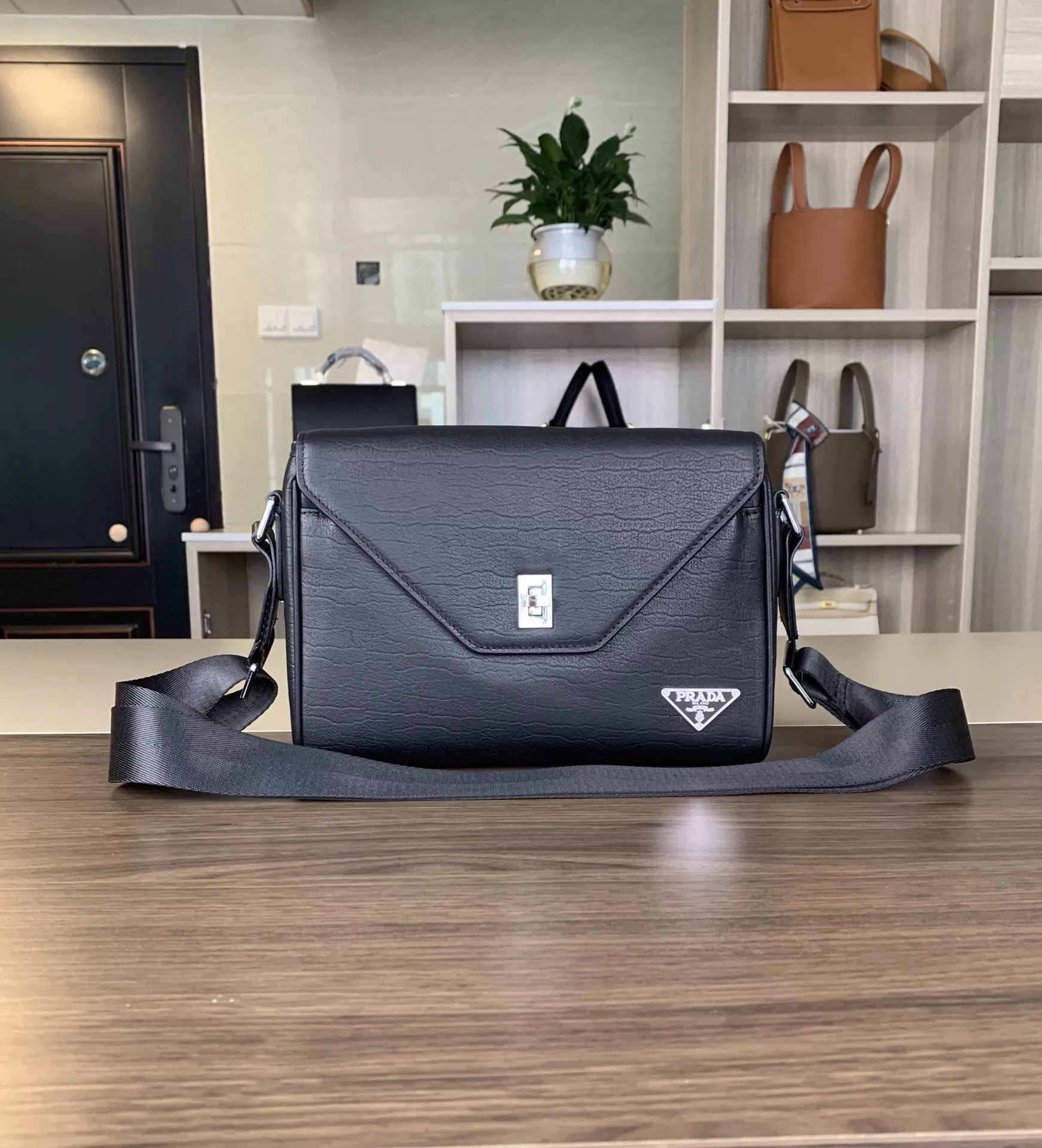 Efficient 6221 Prada AAA Man Messenger Bags