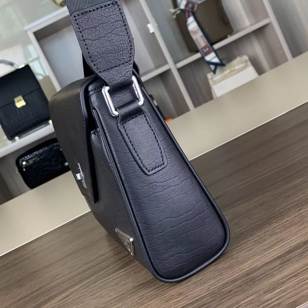 Efficient 6221 Prada AAA Man Messenger Bags