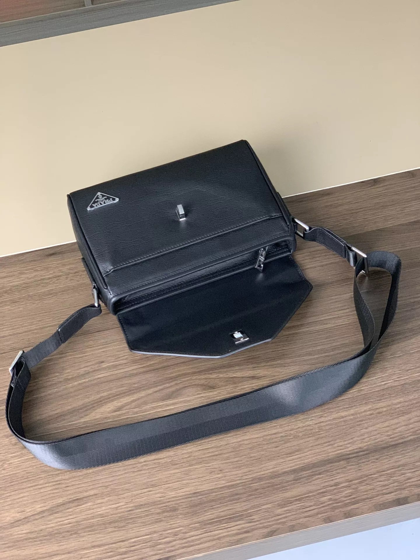 Efficient 6221 Prada AAA Man Messenger Bags