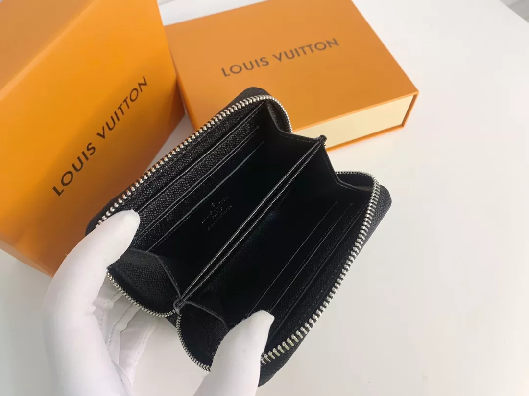 Efficient 6466 Louis Vuitton LV Card Case
