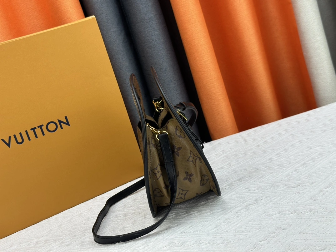 Efficient 6596 Louis Vuitton AAA Quality Messenger Bags For Women