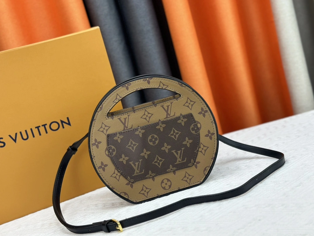 Efficient 6596 Louis Vuitton AAA Quality Messenger Bags For Women