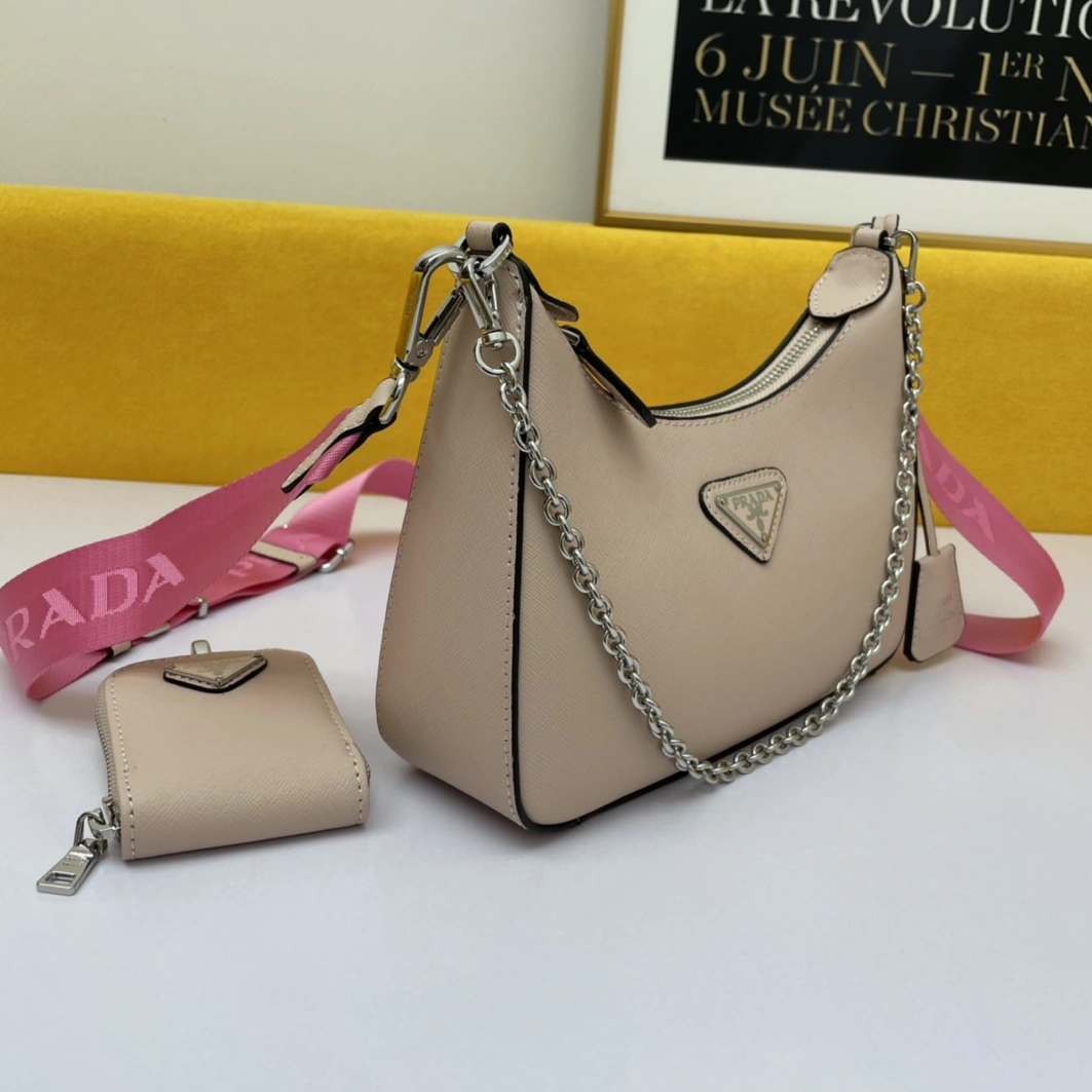 Efficient 6685 Prada AAA Quality Messenger Bags For Women
